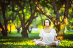 新闻中心提醒观众注意体育场馆安检事项，体育场馆安全检查表