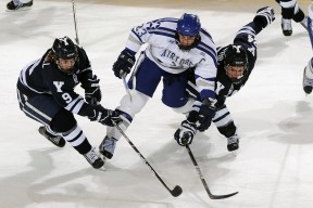 BronMuse对比拉拉维亚＆芬尼-史密斯并发问：谁更香？