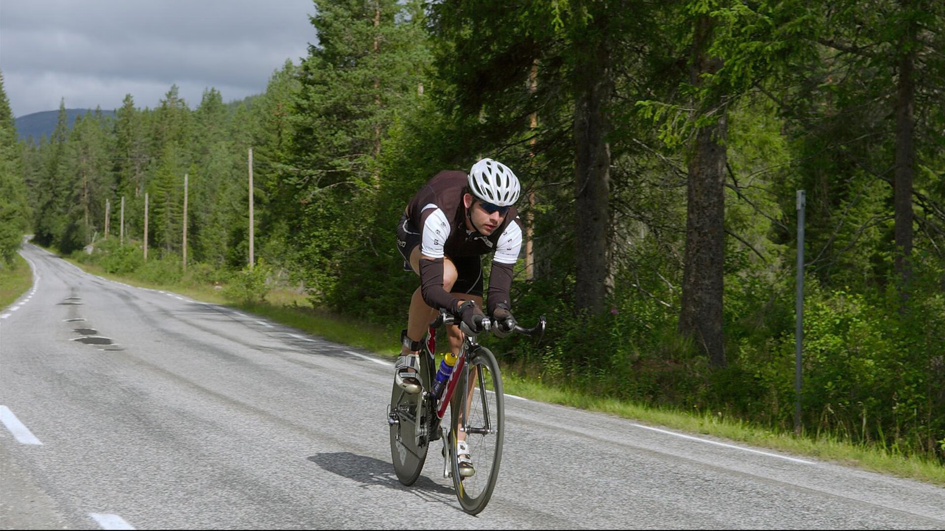 决赛赛况：李冰洁泳姿流畅节奏精准，李冰洁游泳视频